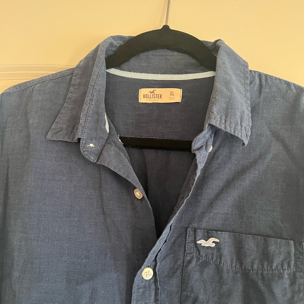 Hollister Men’s Long Sleeve Button Up - Picture 2 of 5